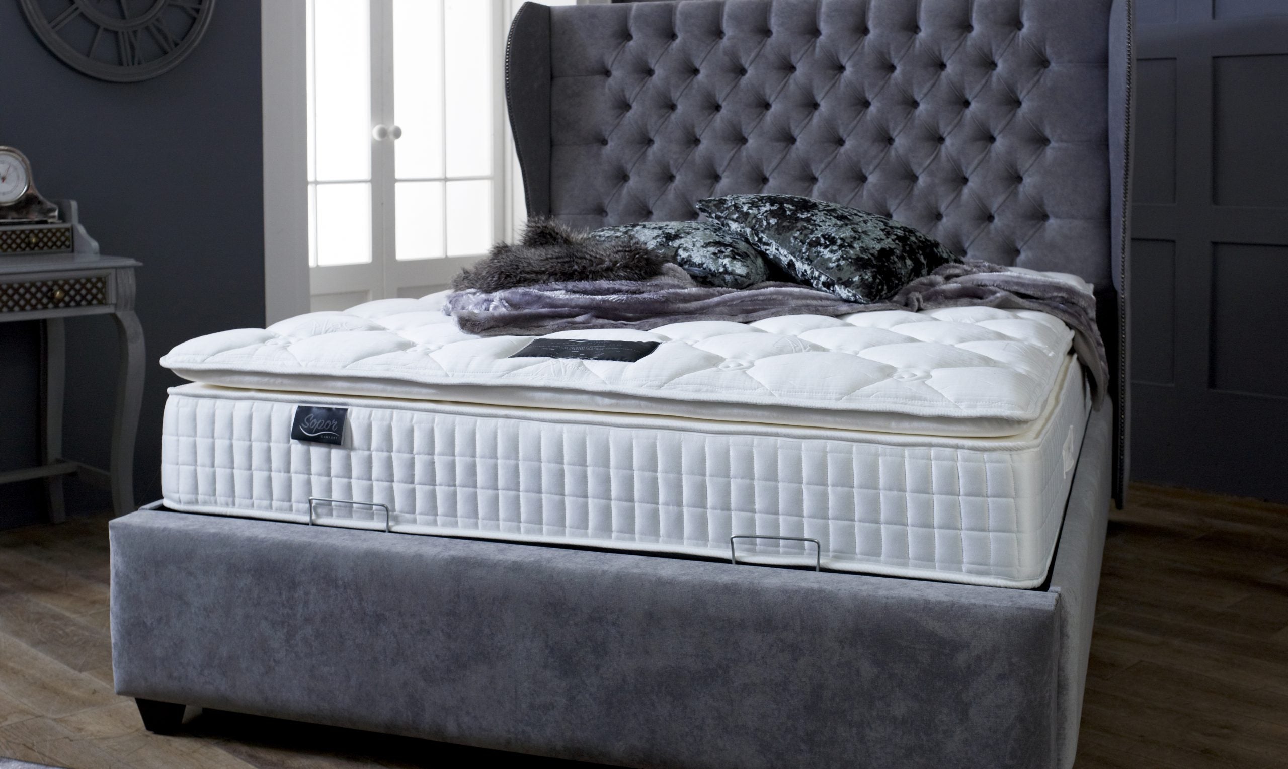 King Size Ottoman Bed - Chesterfield Headboard Wingback Bed 